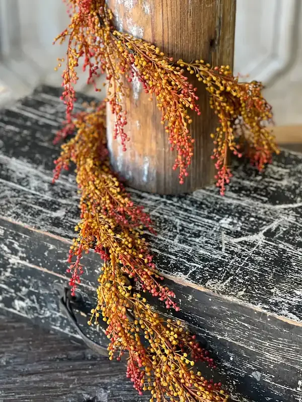6‘ Torchlight Berries Garland