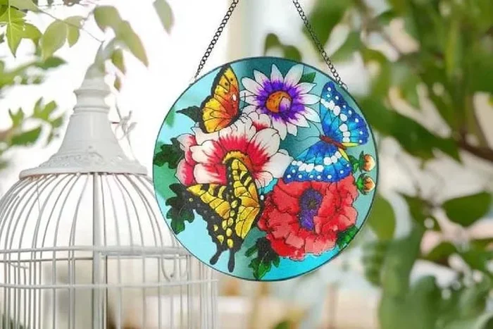 Butterfly Glass Garden Ornament Pendant – Outdoor Decorative Sun Catcher, Weather-Resistant Metal & Glass, 15cm
