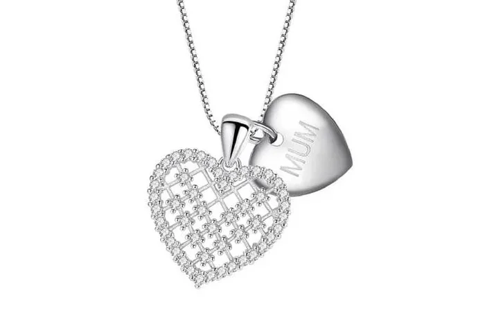 Dazzling ‘MUM’ Heart Pendant Necklace