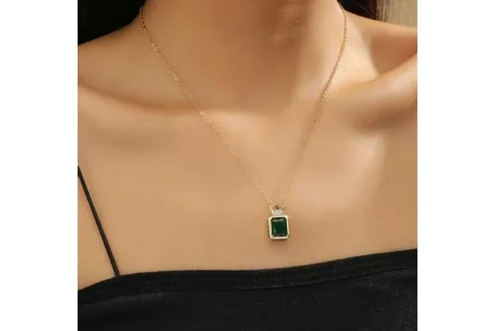 Dazzling Emerald Green Crystal Necklace