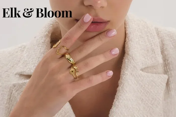 Elk & Bloom 18K Gold Statement Face Ring – Bold & Luxurious Design