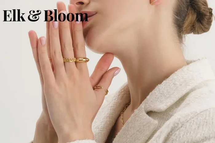 Elk & Bloom Elegant 18K Gold Dome Ring – Gift Box Option!