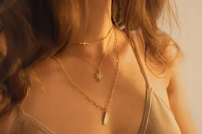 Elk & Bloom Exquisite 14K Gold Cross Choker Necklace