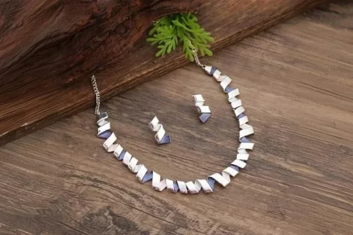 Enamel spiral geometric line earrings and necklace set