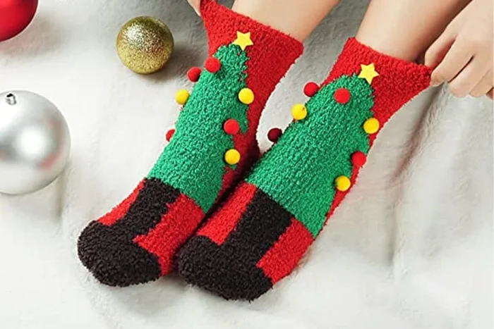 Festive & Fluffy Christmas Socks – Delight in 4 Jolly Designs!
