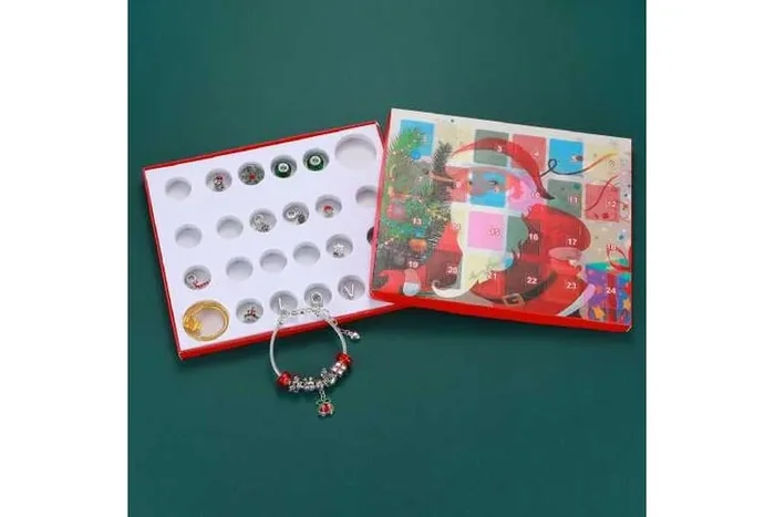 Girls’ Christmas Advent Calendar Jewellery Set – 24-Piece Festive DIY Charm Bracelet Kit