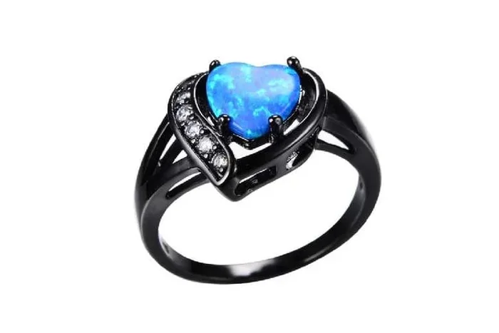 Magical Heart-Shaped Blue Crystal Ring in Black Gold
