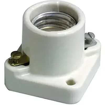Medium Base Porcelain Cleat Socket