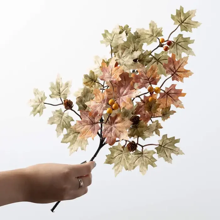 Mini Maple Leaf Pick