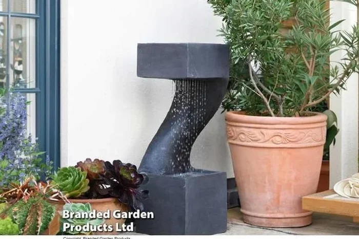 Rainfall Water Feature with Planter – Modern Outdoor Decor