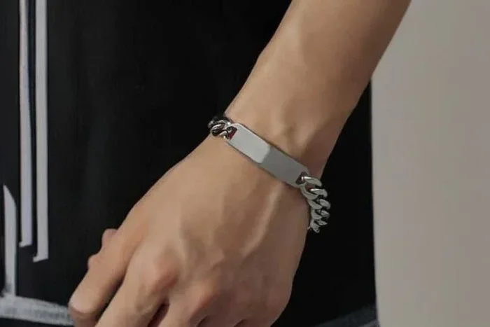 Stylish Men’s Stainless Steel Square Bracelet – Unbeatable Elegance