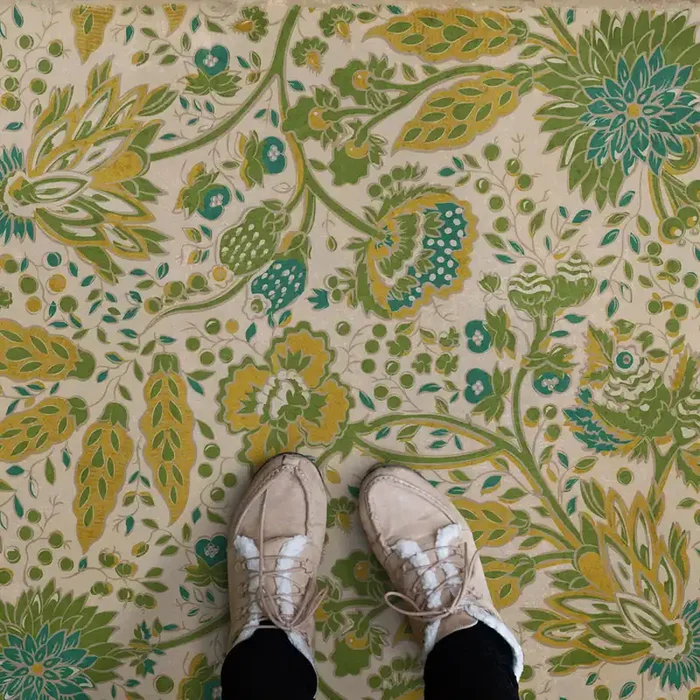 Vintage Vinyl Floorcloth Mat (Williamsburg – Garden Gate – Summer Wind)