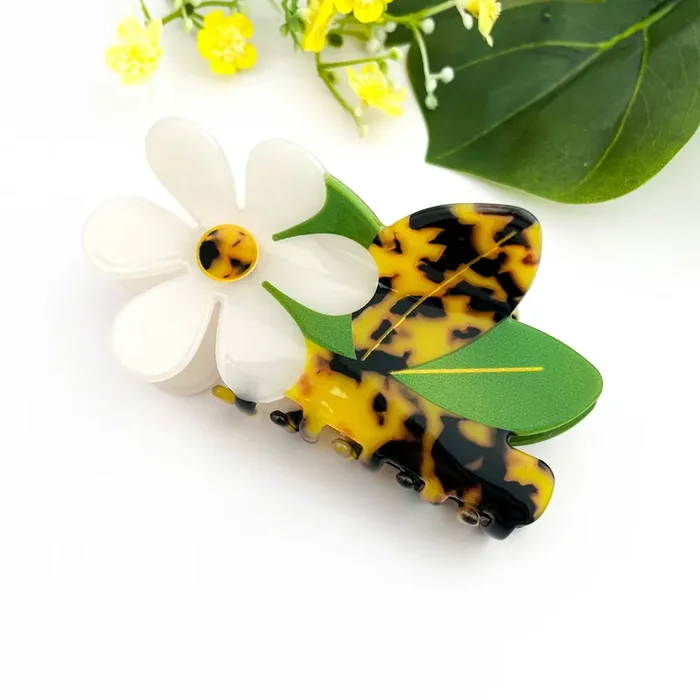 White Daisy Hair Claw Clip, Elegant Floral Hair Accessory