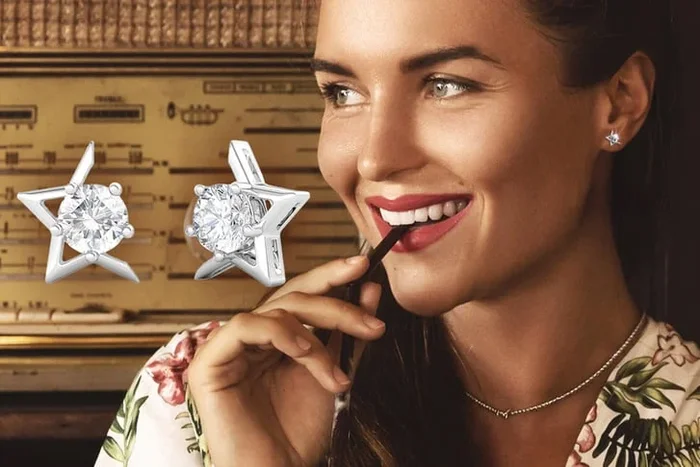 Women’s Star-Shaped Moissanite Diamond Earrings in Sterling Silver