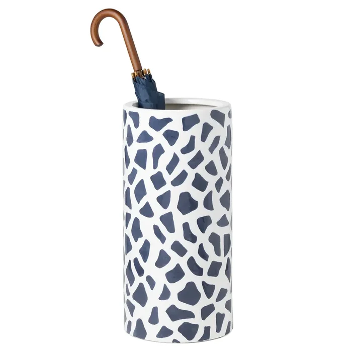 Yuba Giraffe Ceramic Umbrella Stand (White/Navy)